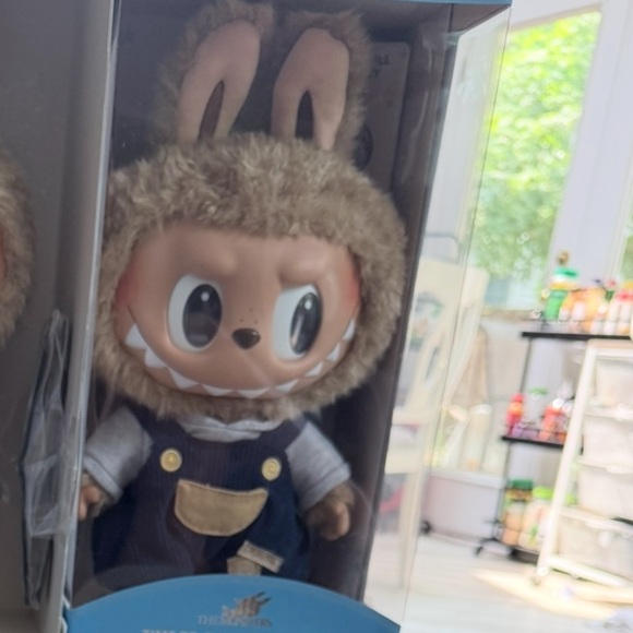 Time to chill labubu - Picture 2 of 2